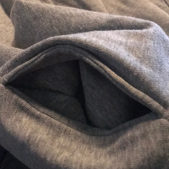 Woman’s Tommy Hilfiger Zip Up Sleeveless Hoodie - Picture 10 of 12